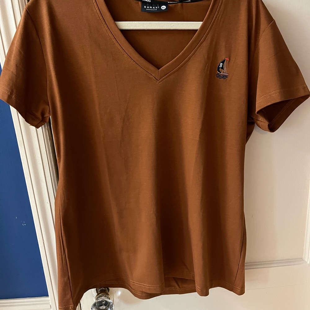 Women’s XL brown short sleeve tee. NWT
Purchased in Bahamas.